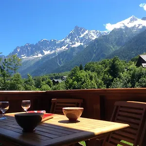 Appartement Facing The Chamonix Needles, Les Houches